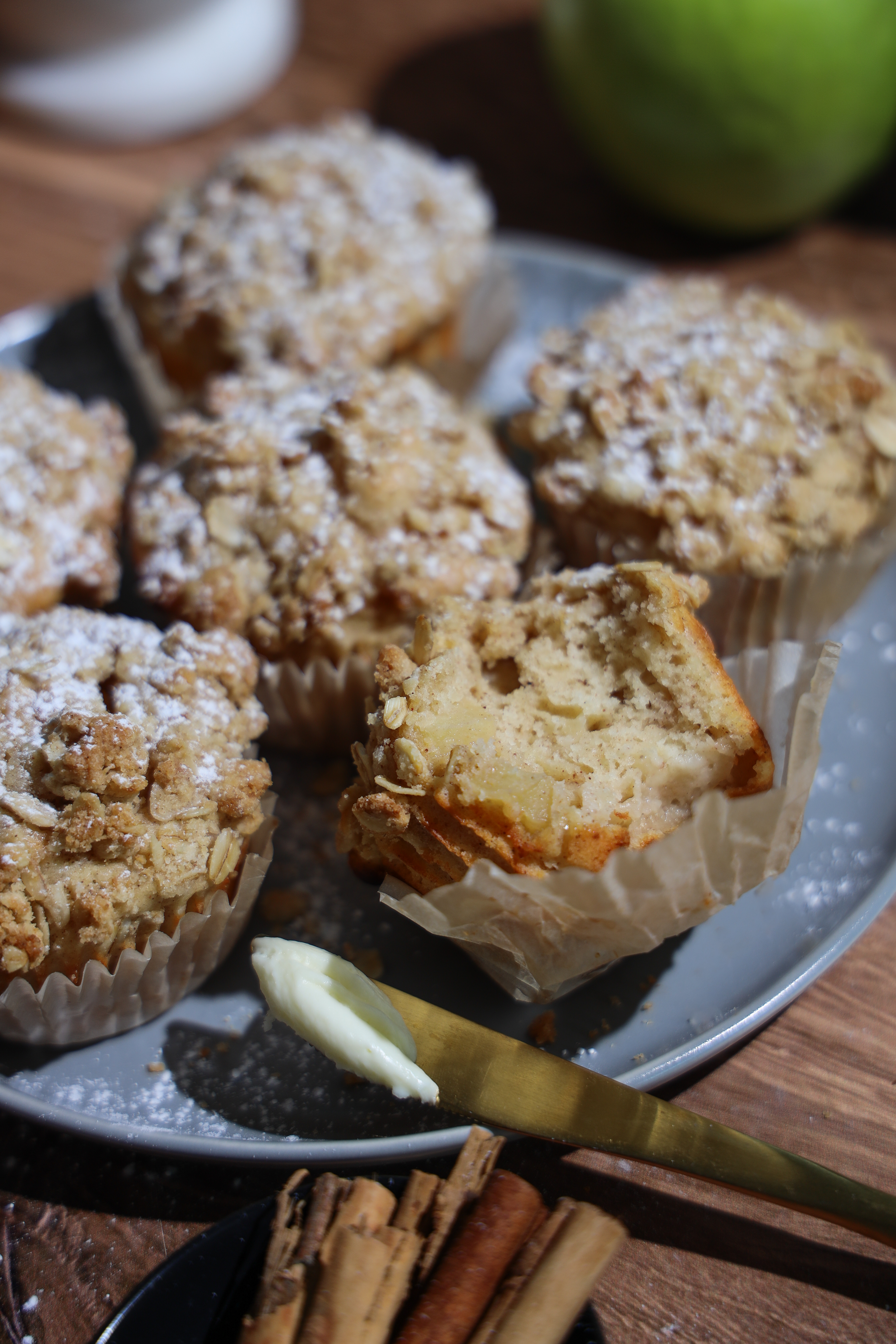 Moist Brown Butter Apple Crumble Muffins