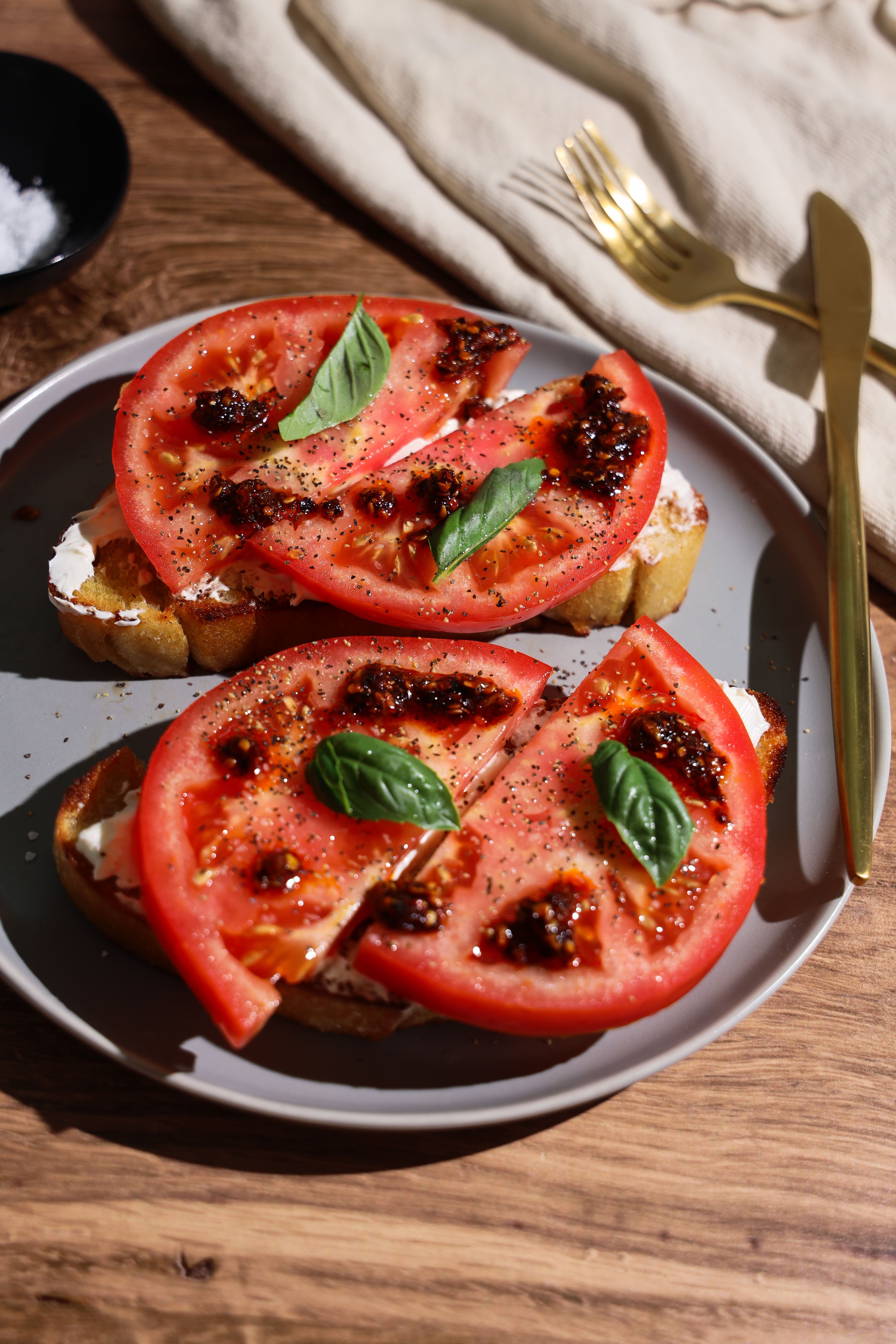 Easy Tomato Toast Recipe for a Fresh Spring Breakfast
